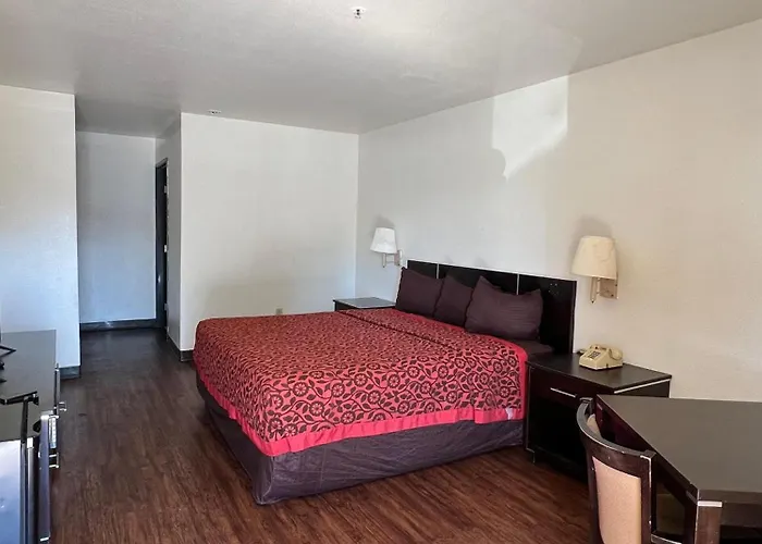 American Inn & Suites